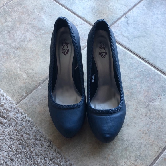 Hot Topic heels - Picture 4 of 5